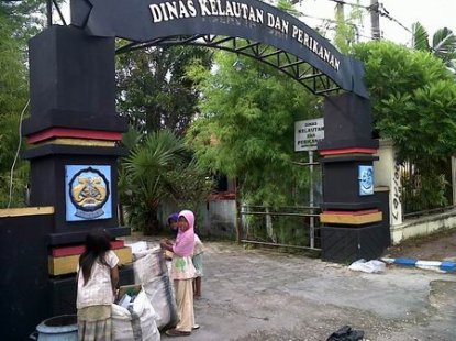 Merajut Asa Dengan Barang Sisa