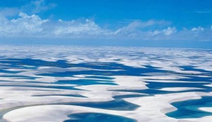 Unik, Padang Pasir ini Mengumpulkan Air Hujan dan Membentuk Danau