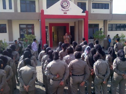 Bupati Pimpin Apel Pagi Satpol PP Bangkalan