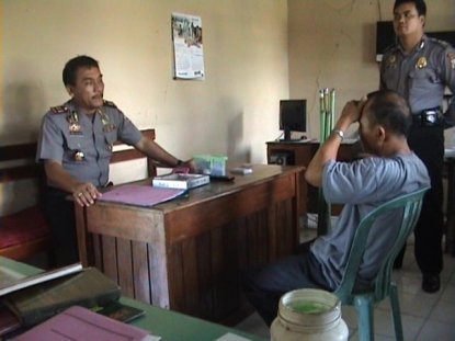 Staf Unijoyo Curi Besi Proyek Masjid